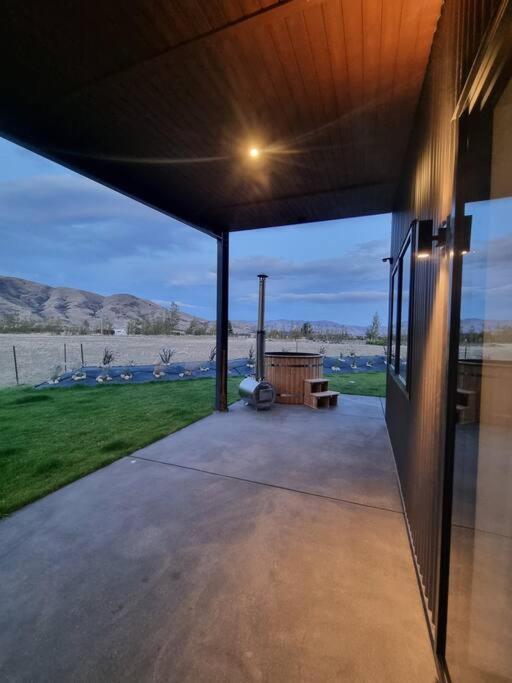 Relax In Rural Wanaka Villa Queensberry ภายนอก รูปภาพ