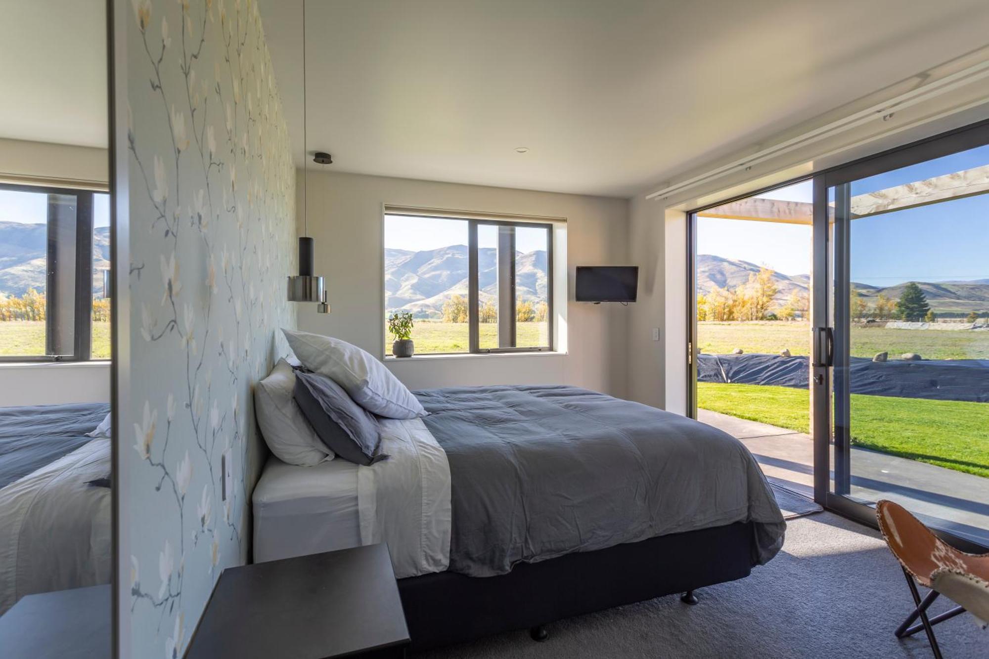 Relax In Rural Wanaka Villa Queensberry ภายนอก รูปภาพ